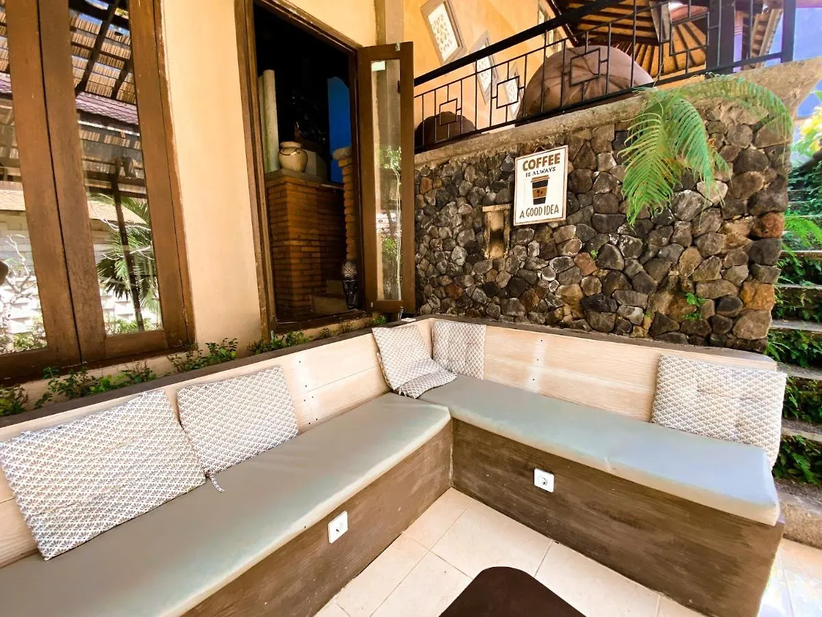 Home-Bience Hostel Улувату Индонезия