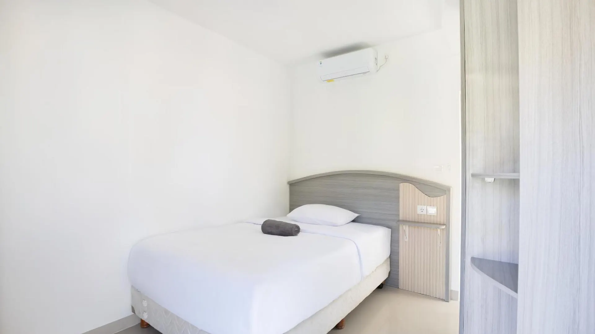 Home-Bience Hostel Улувату 0*,  Индонезия