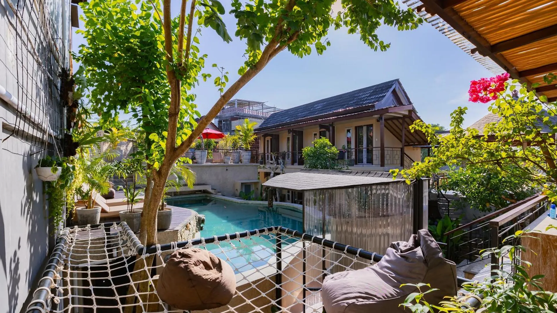 Home-Bience Hostel Улувату 0*,  Индонезия