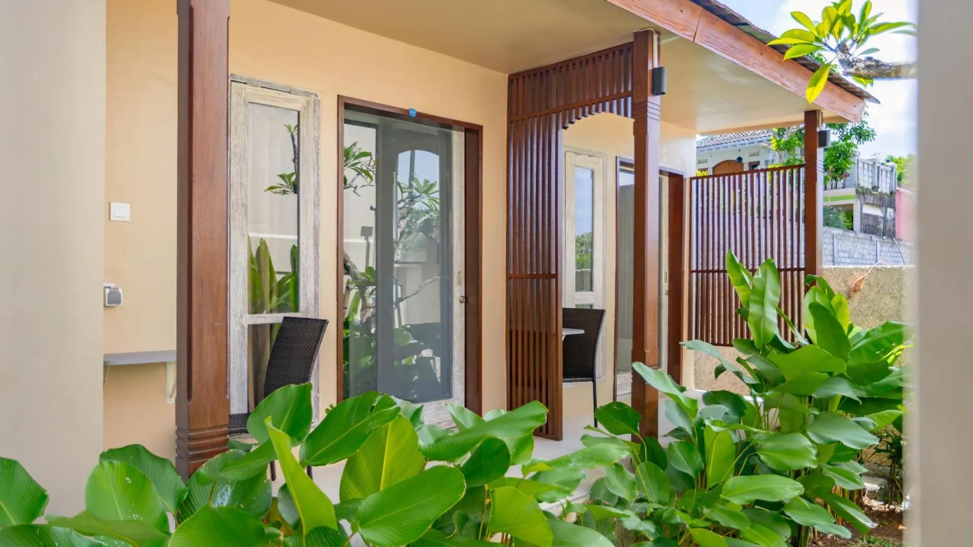 Home-Bience Hostel Улувату