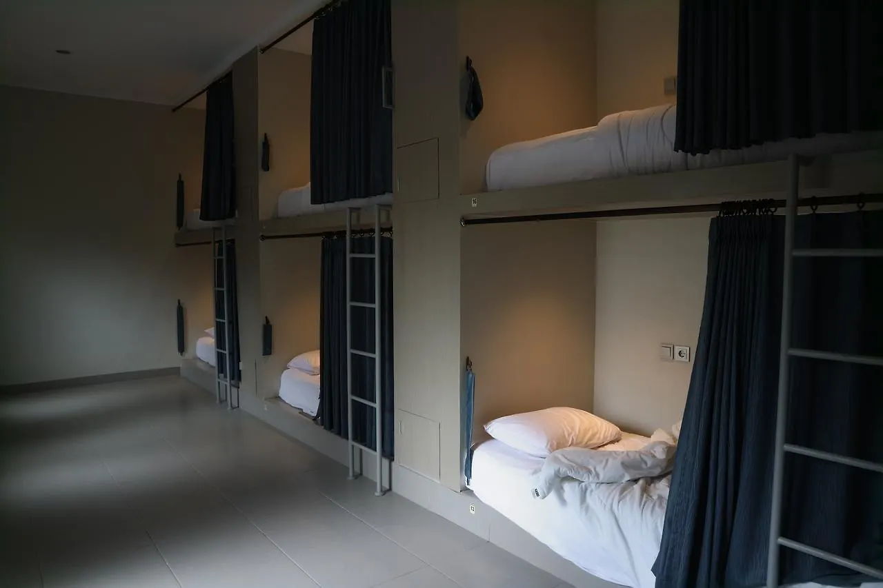 Home-Bience Hostel Улувату 0*,  Индонезия
